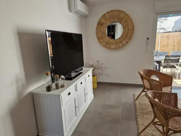 Maison Neuve Clim 400M Plage Σαιντ-Μαρί-ντε-λα-Μερ 0*,